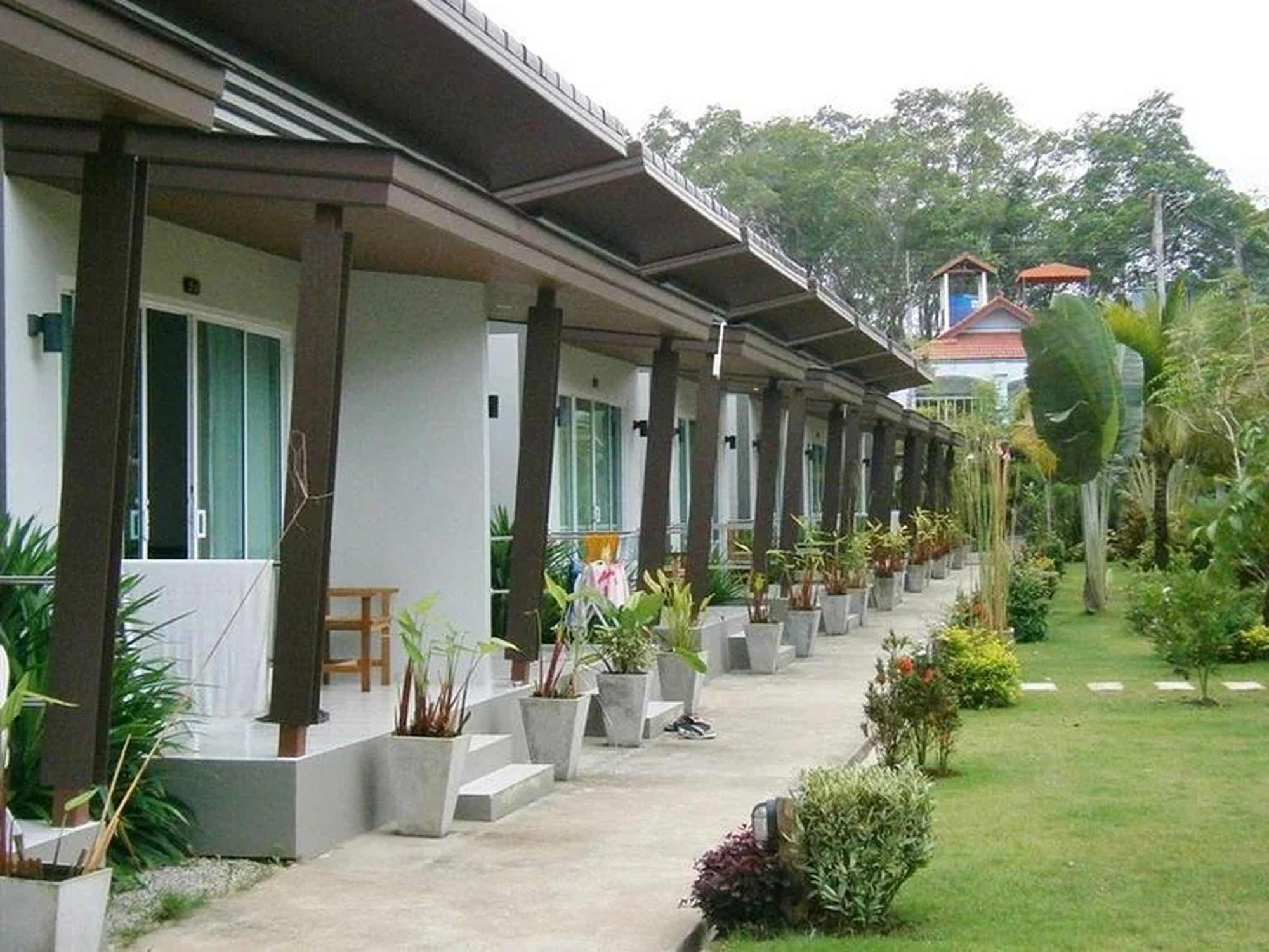 Naiyang Boutique Resort Ban Phak Chit Екстериор снимка