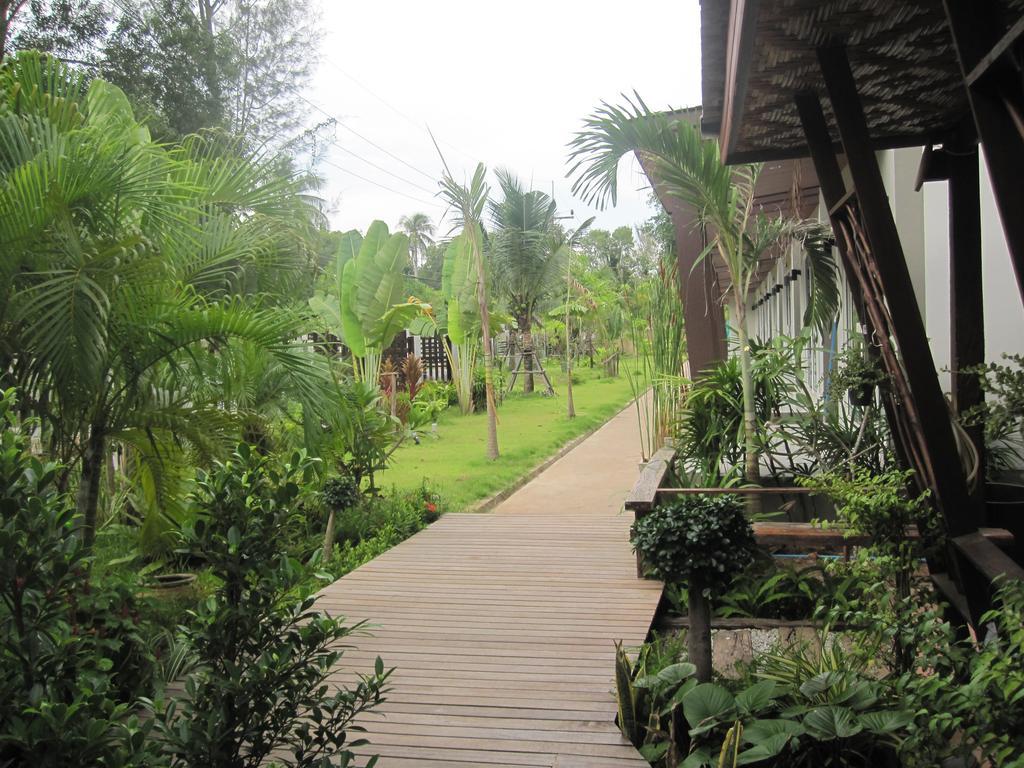 Naiyang Boutique Resort Ban Phak Chit Екстериор снимка