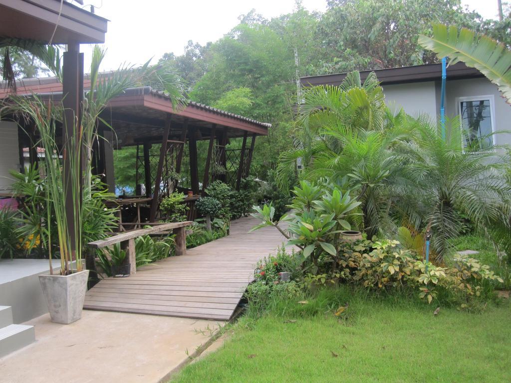 Naiyang Boutique Resort Ban Phak Chit Екстериор снимка