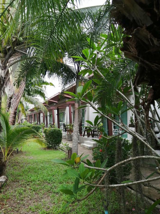 Naiyang Boutique Resort Ban Phak Chit Екстериор снимка